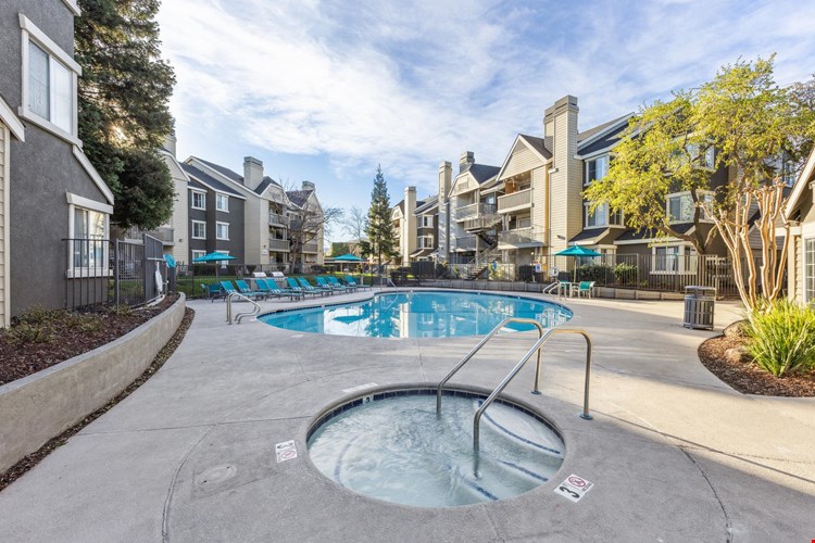 Mill Springs Park Apartment Homes Image 9