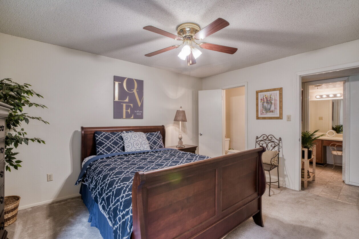 Sycamore Lake Image 7