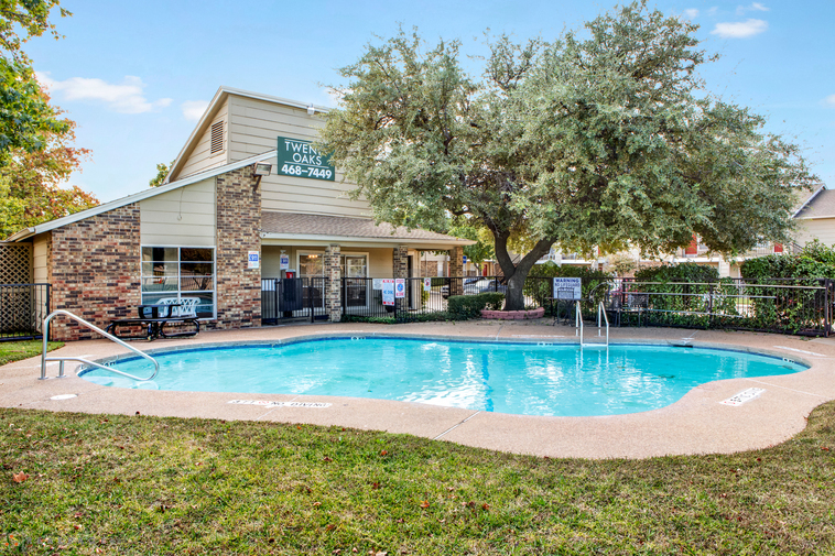 Twenty Oaks Apartments Image 4