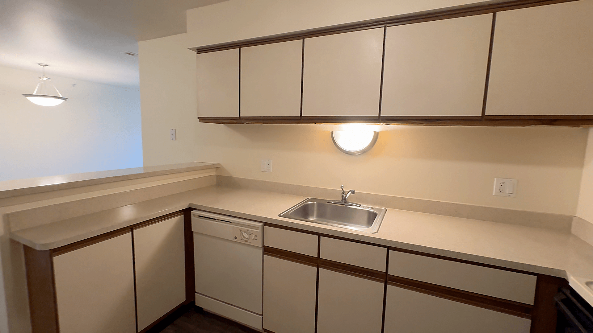 Lakeside Village Apartments Image 134