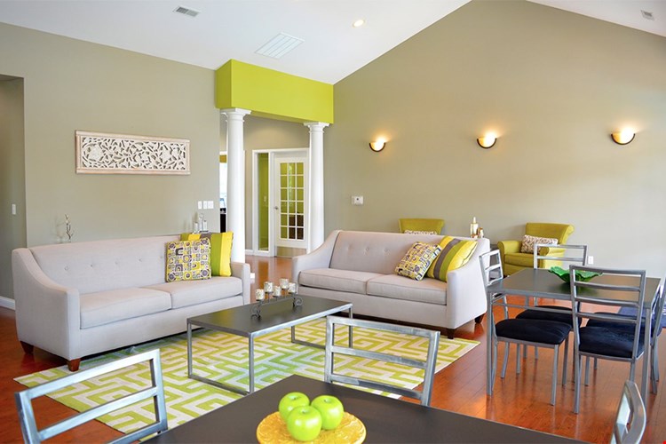 Villas at Crystal Lake Image 18