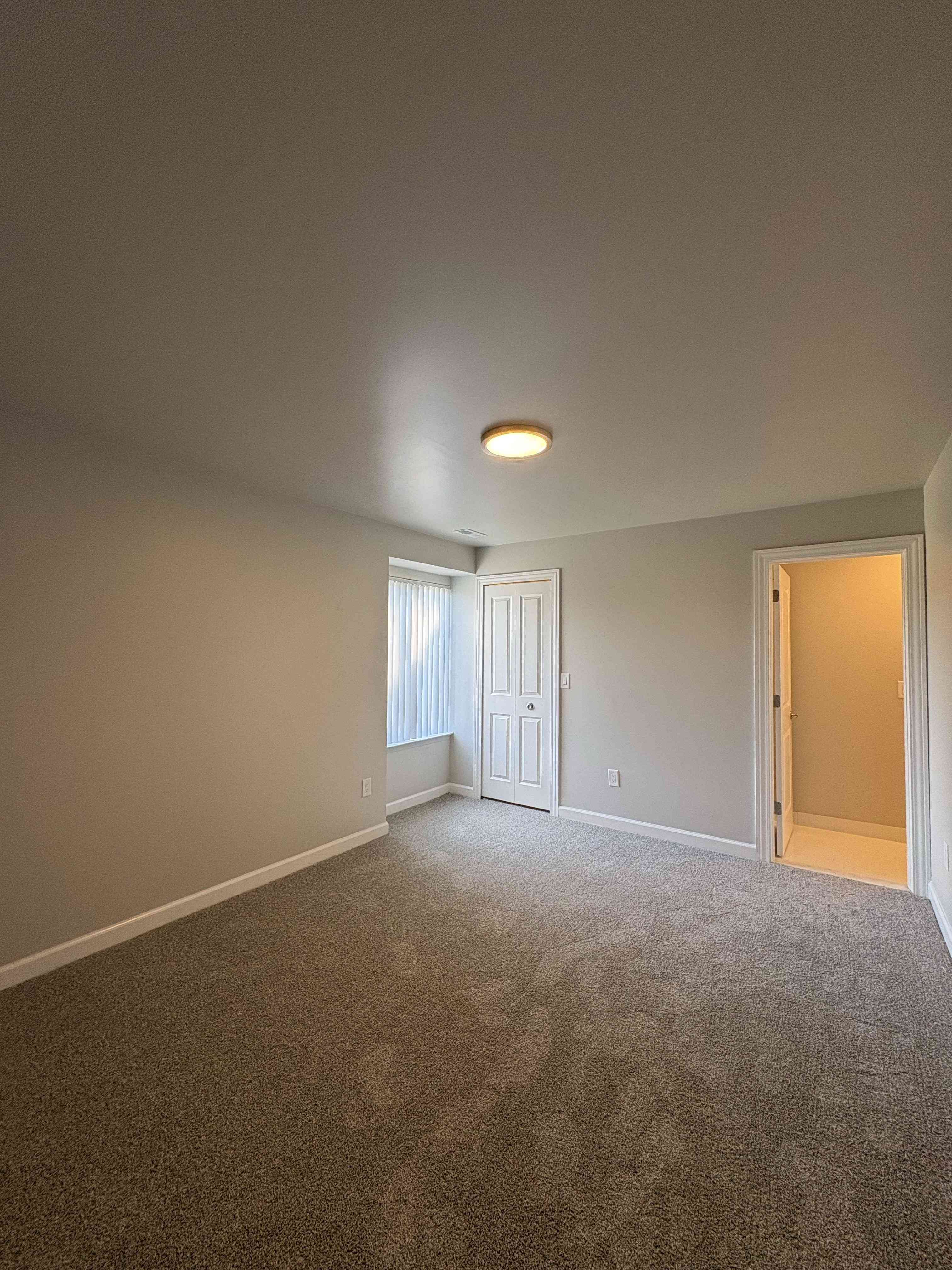 Lakeside Village Apartments Image 147