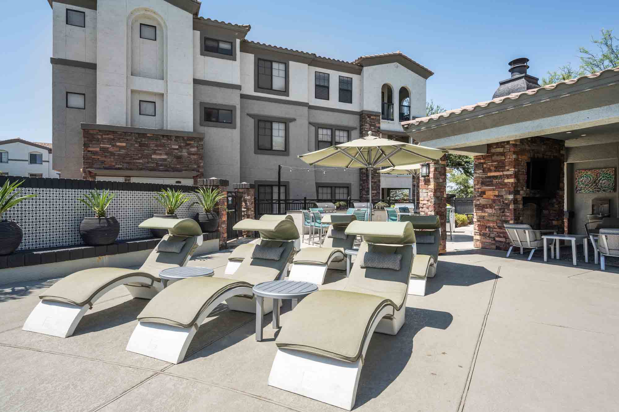Zone Luxe, Glendale, AZ, Sundeck