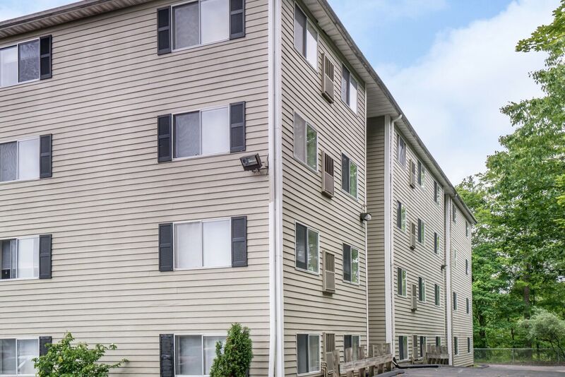 Lakeview Apartments Image 3