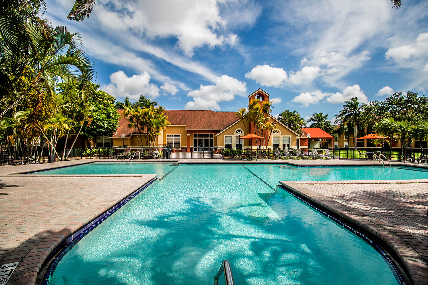 The Landings at Pembroke Lakes Apartments Image 9