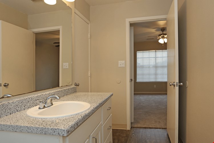 Bridge Pointe Landing Image 9