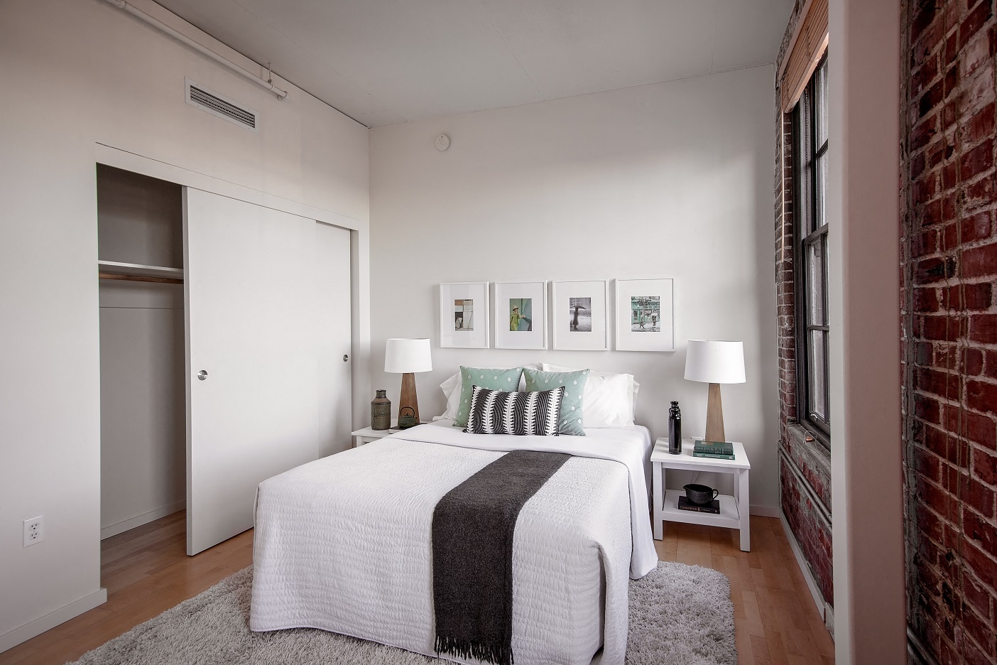 Portland, OR Crane Flats and Lofts bedroom