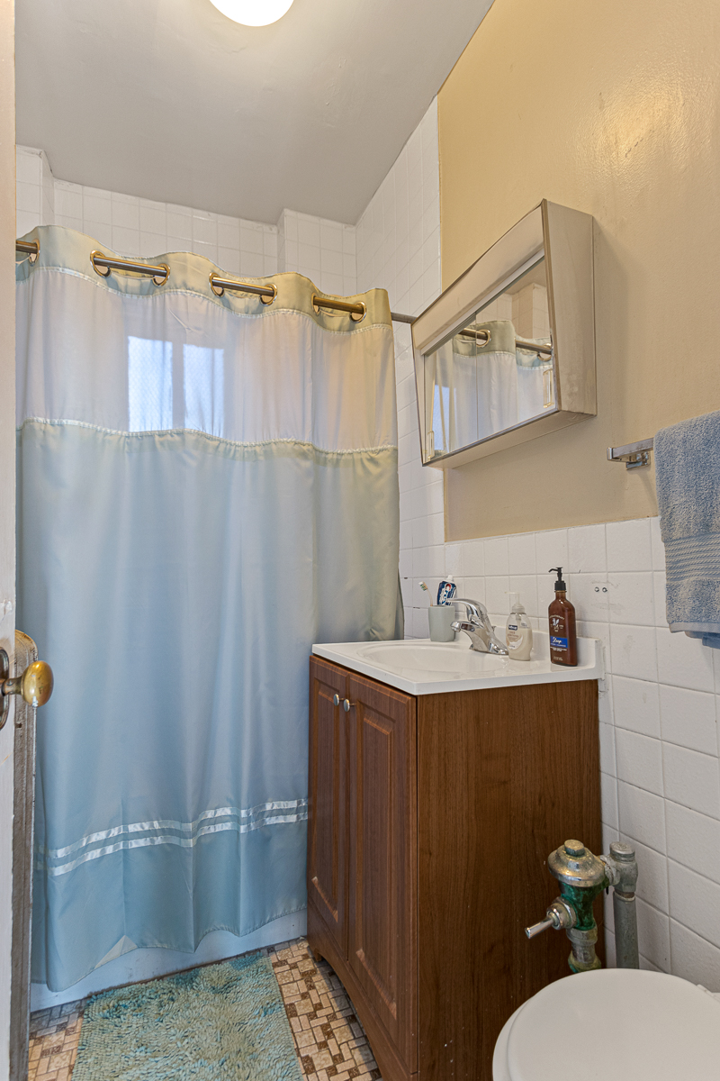 540 W. Briar Image 7