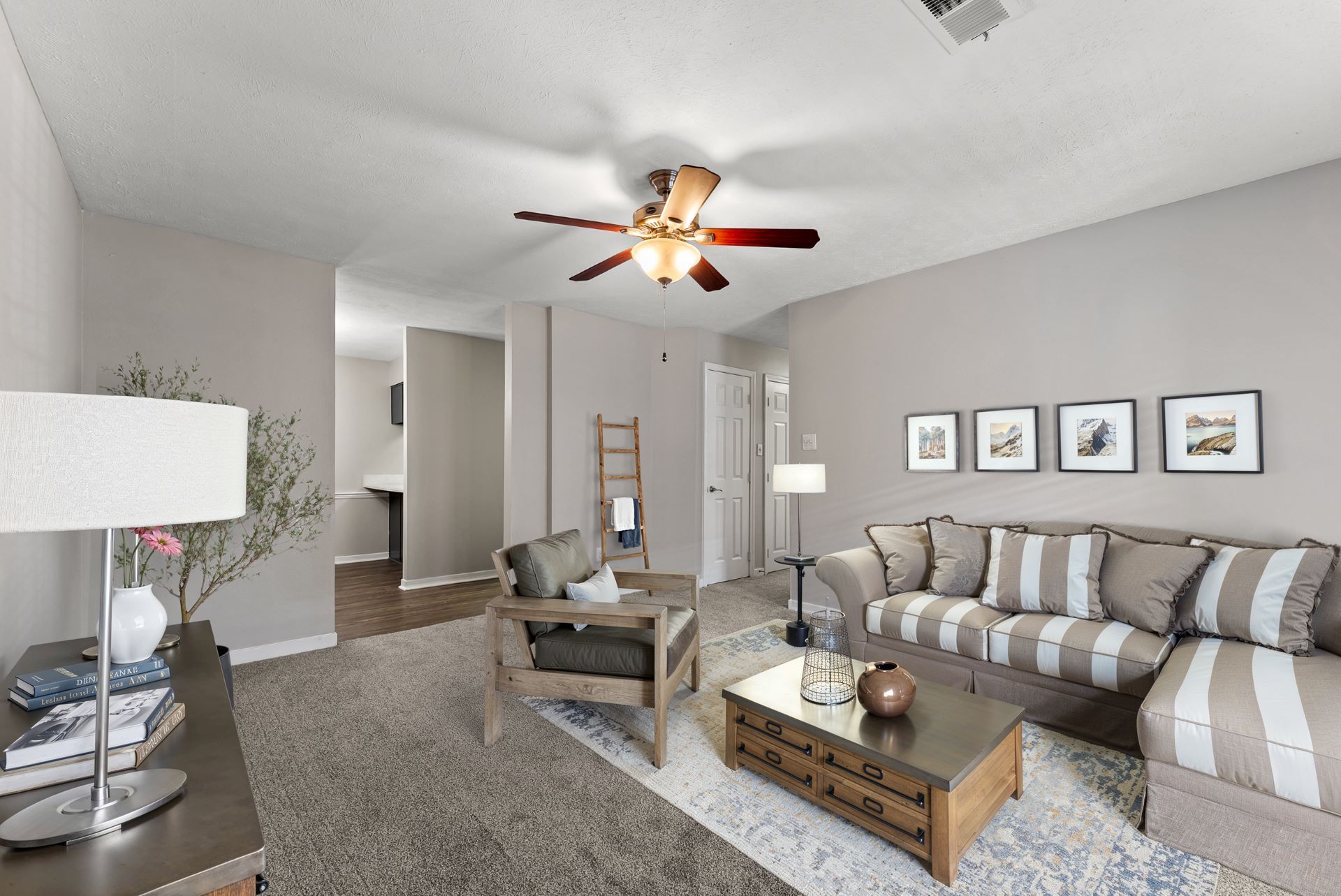 Linden (Renovated) - 2 Bed / 2 Bath - 1,100 Sq.Ft.