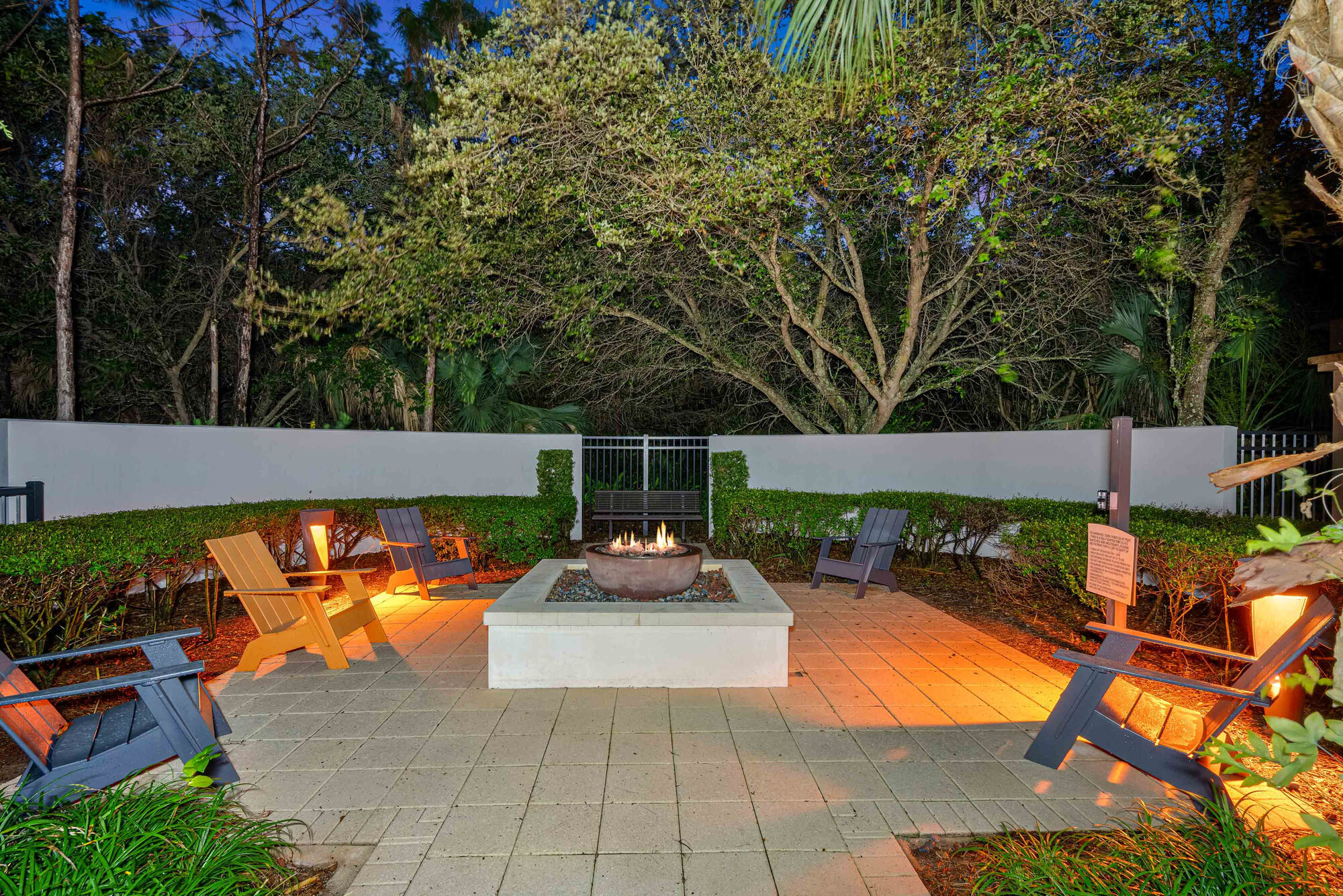 Axis Wellington Green Image 40