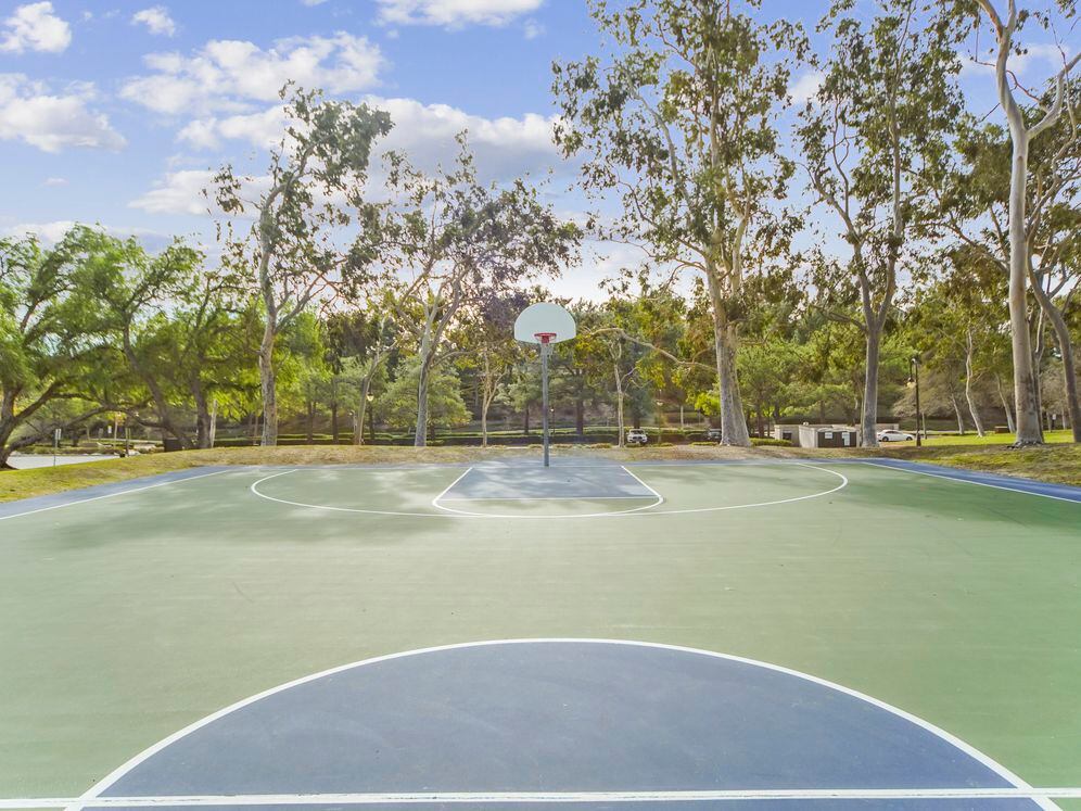 SAMLARC's amenities include multiple basketball courts