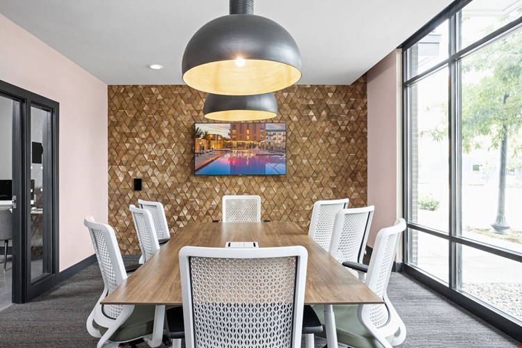 The Otis at Fort Ben Apartments Image 9