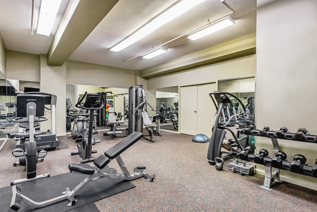 Marlboro Classic Apt & Redwood Square Image 195