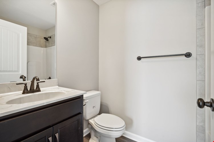 Center Pointe Townhomes Image 15