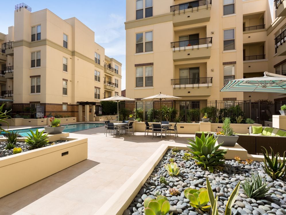 Outdoor Seating and Lounge Area