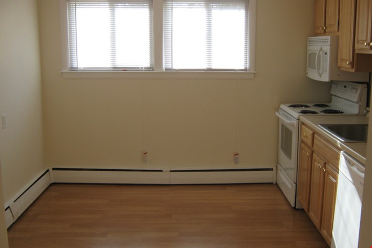 River Drive Apartments Image 2