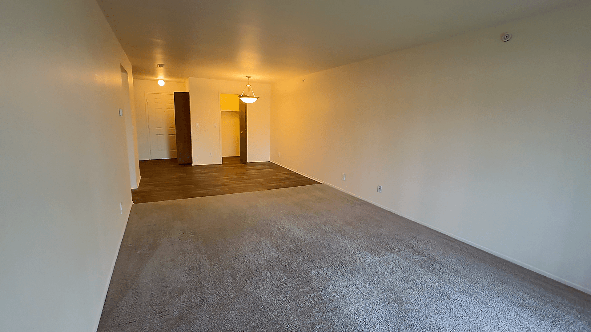 Lakeside Village Apartments Image 193