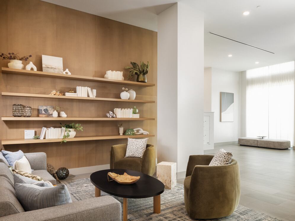 Leasing area and resident lounge