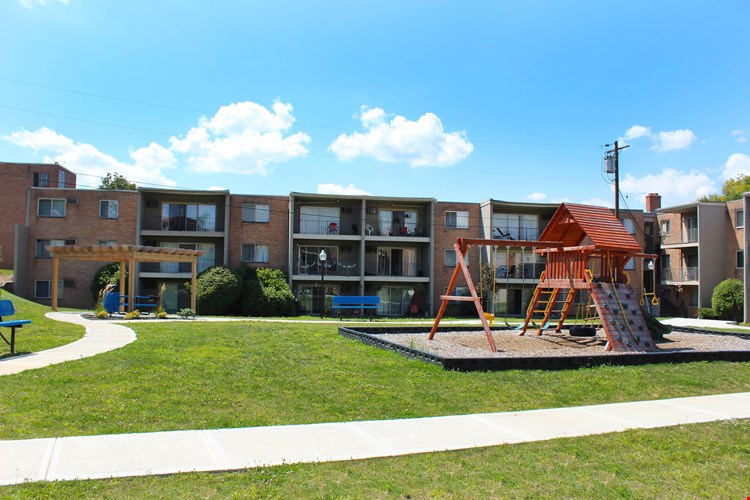 Crown Pointe Apartments Image 16