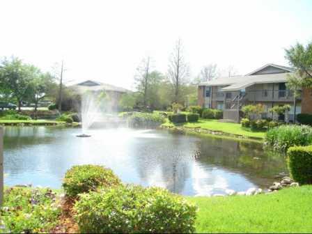 Diamond Lakes Apartment Homes Image 3