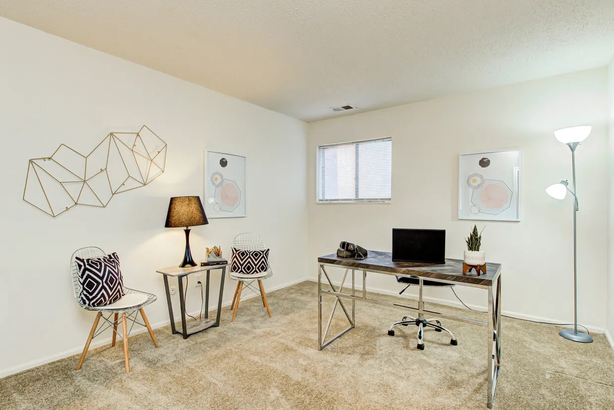 Chateau in the Woods Image 12