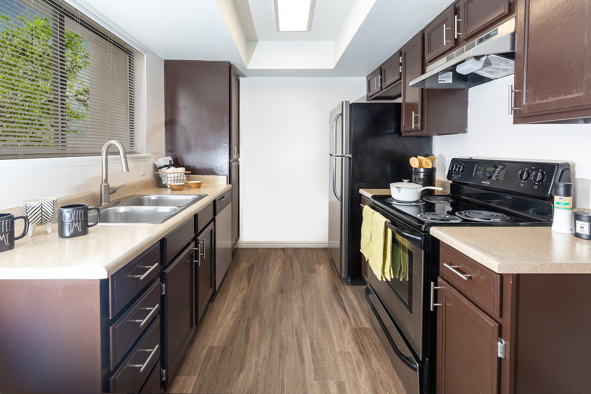 Shadowbrook Apartments Image 16