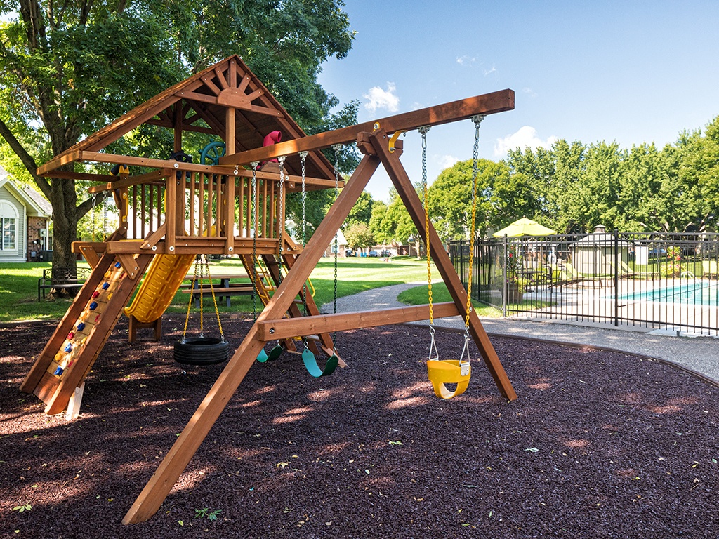 Birch Lake Townhomes Image 18