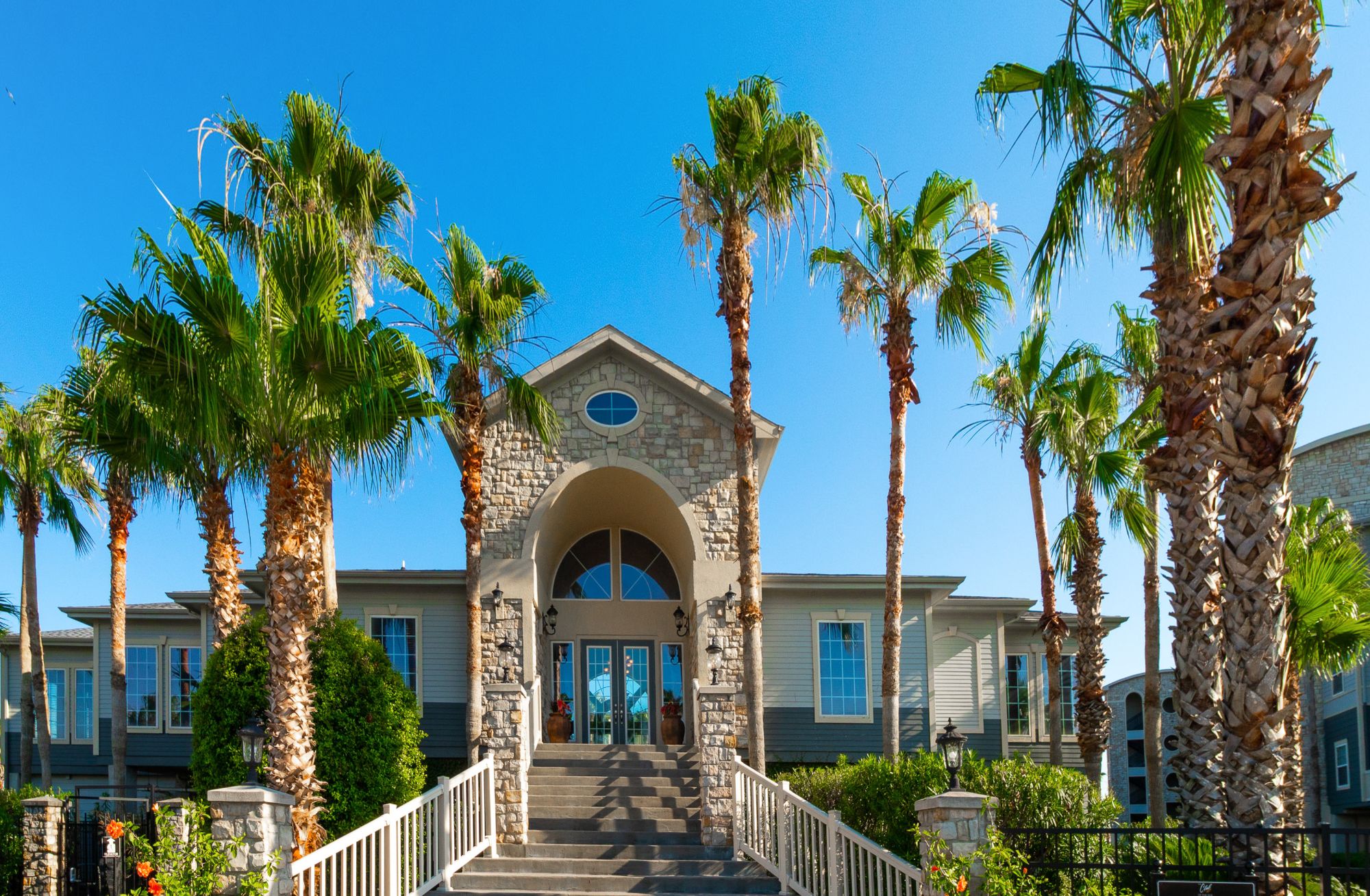 The Club of the Isle Image 12