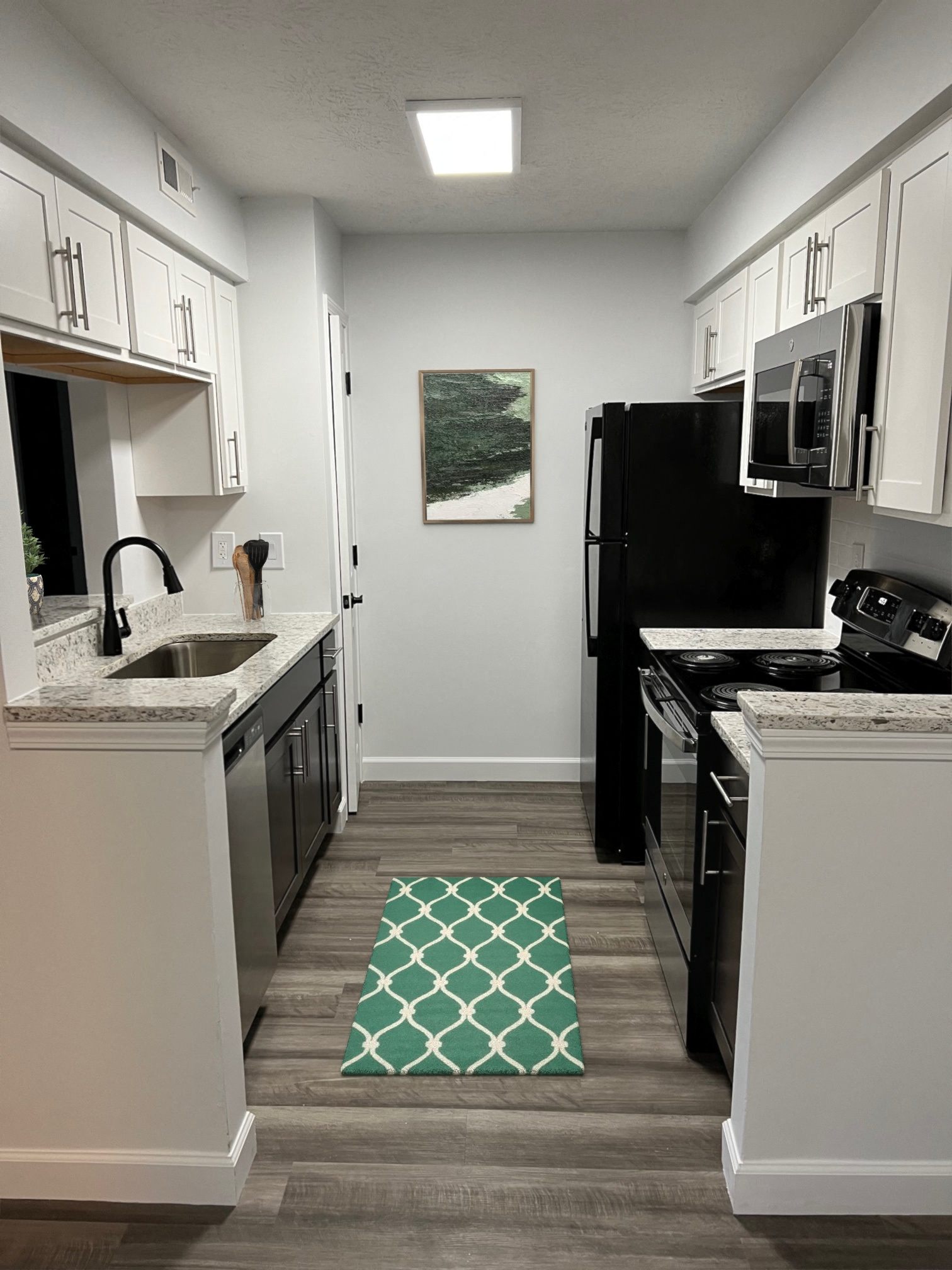 Hilltop Apartments Image 27