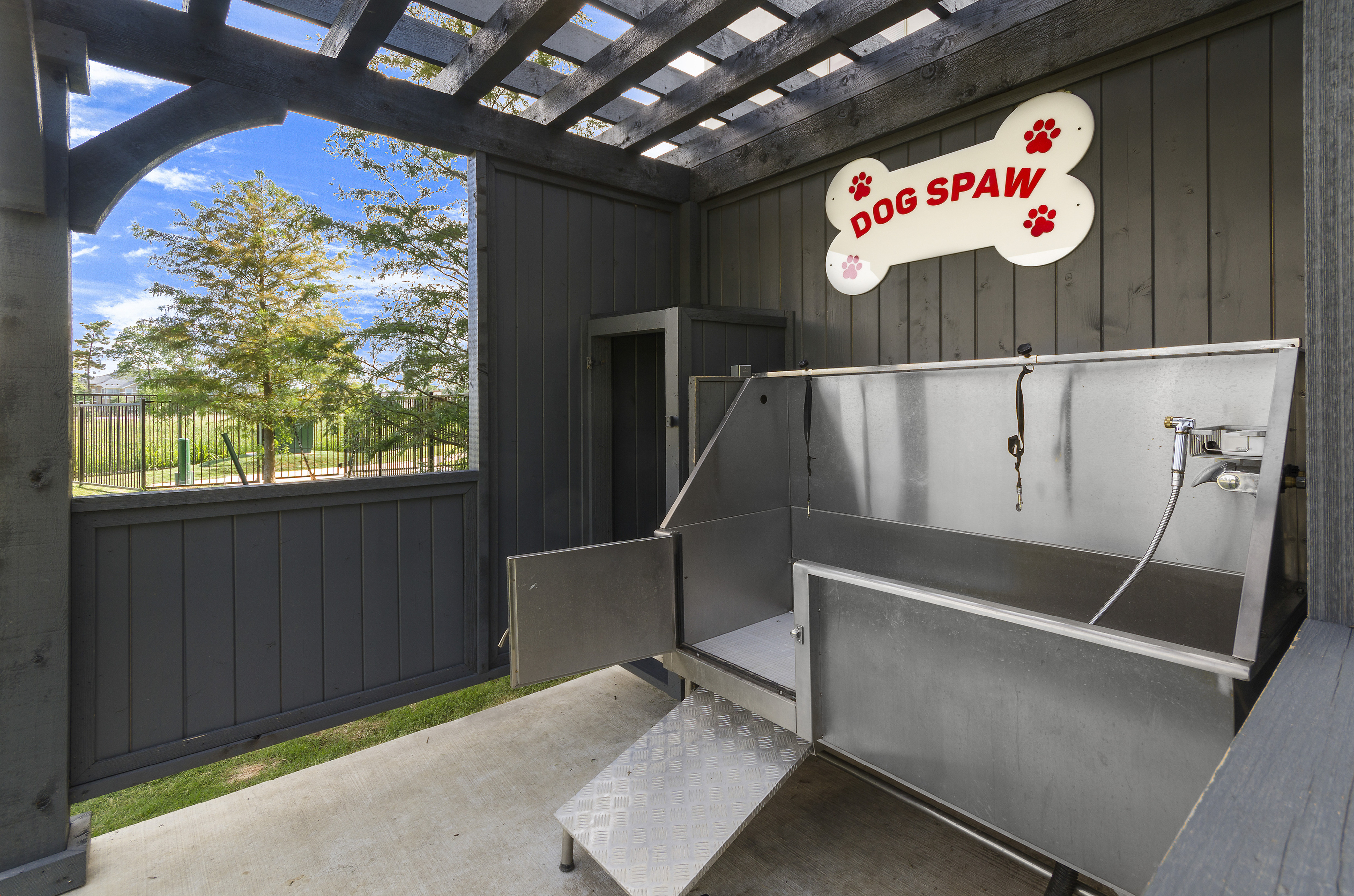 The Towers Woodland Image 56