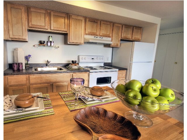 River Place Towers Image 3