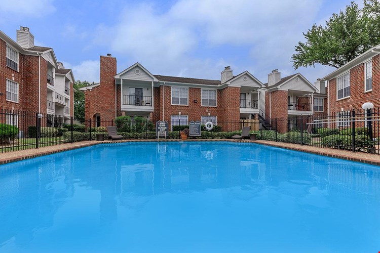 Savannah Place Image 1