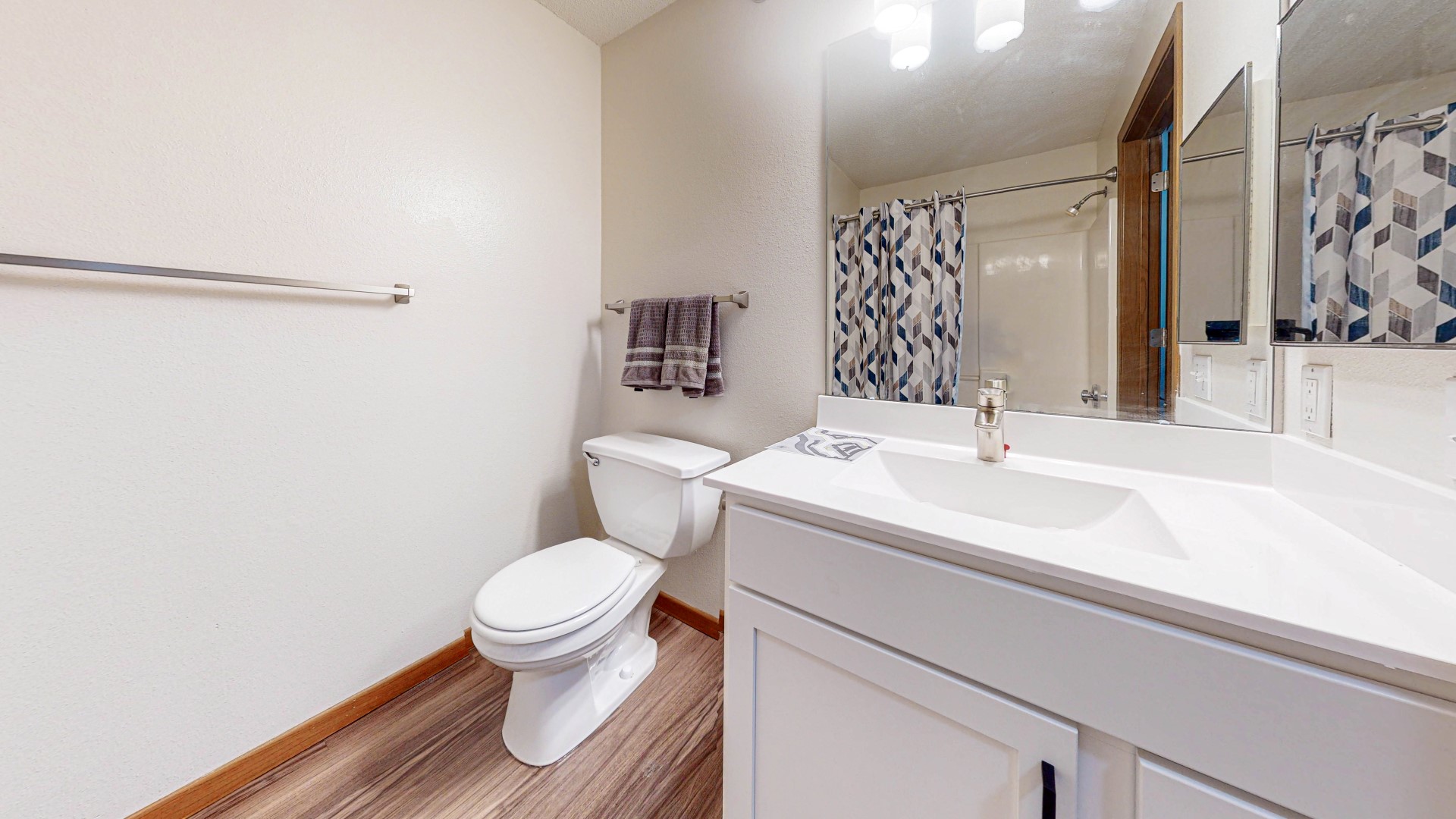 Creekside Apartments Image 13