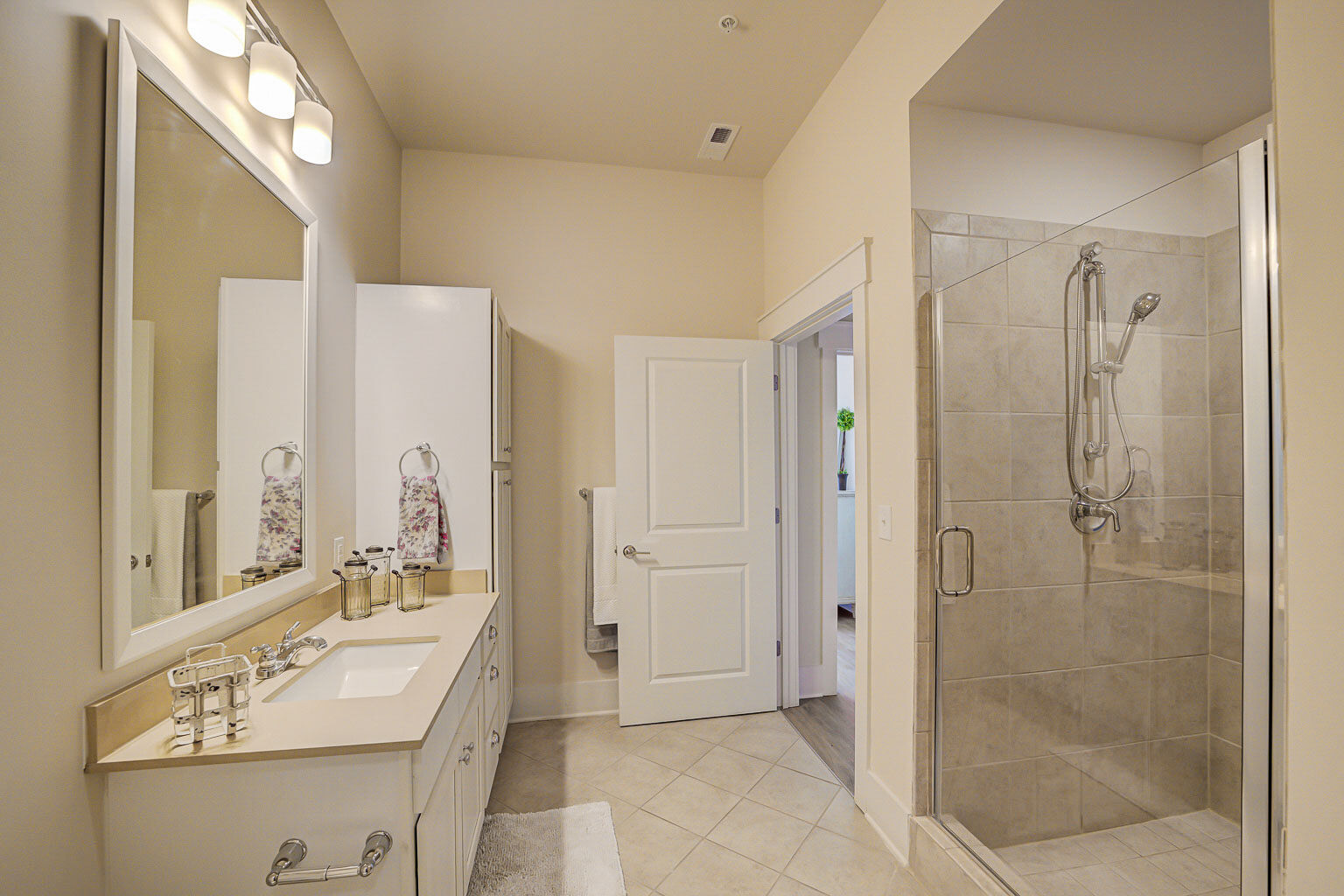 Holly Crest Image 36