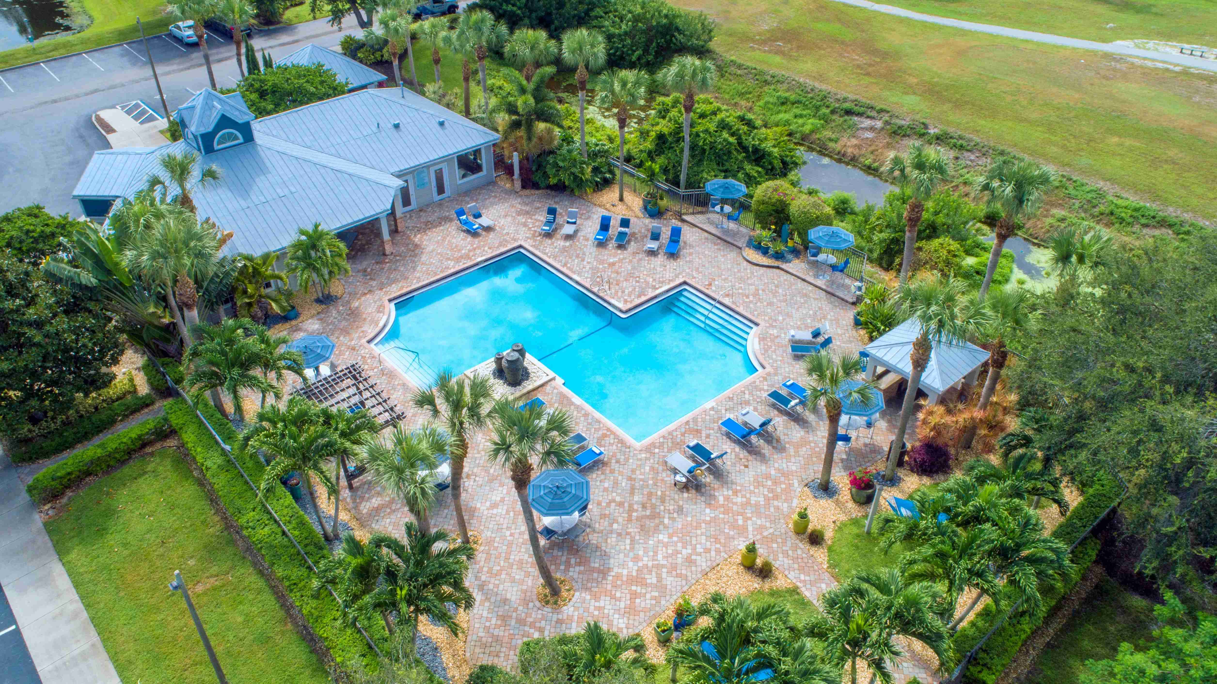 Delight in your own backyard oasis and all the exclusive amenities offered at Beachway Links Apartment Homes. Love where you live – a home that feels like a dream vacation every day! 