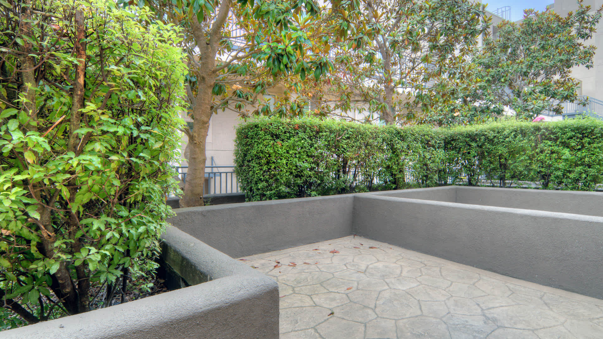 88 Hillside Image 13