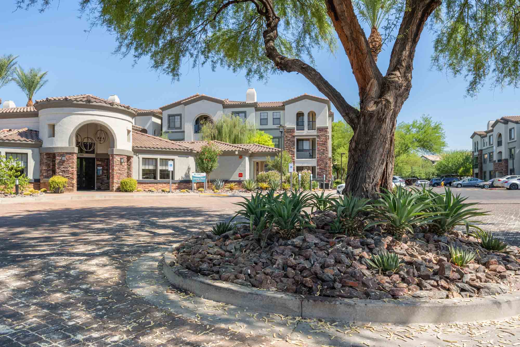 Zone Luxe, Glendale, AZ, Leasing Office