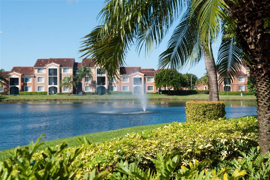 Miramar Lakes Apartments Image 2
