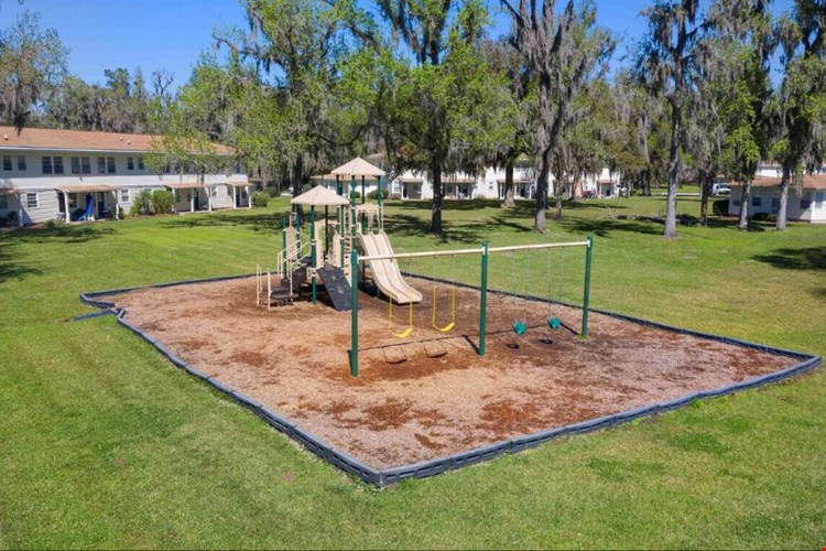 St Johns Landing Apartments Image 10