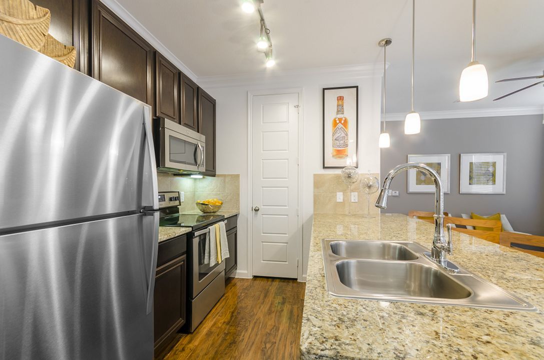 Berkshire Lakeway  Image 3