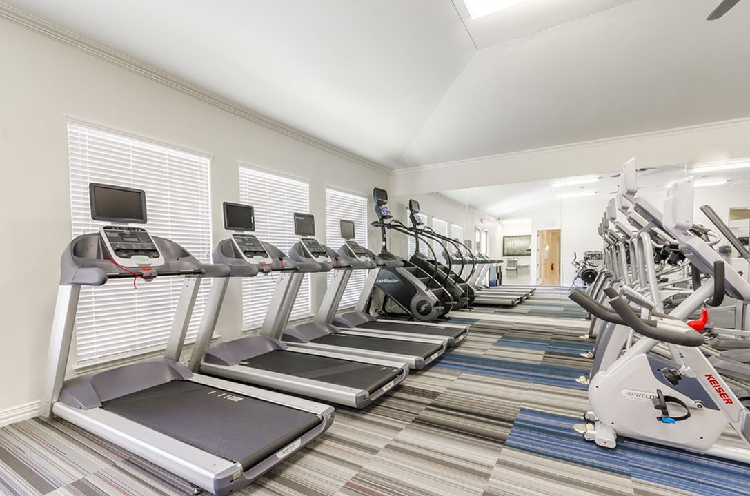 Berkshire Lakeway  Image 41