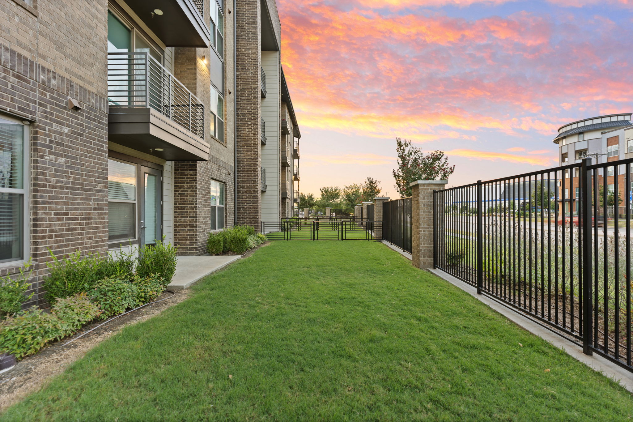 Axis Grand Crossing Image 84