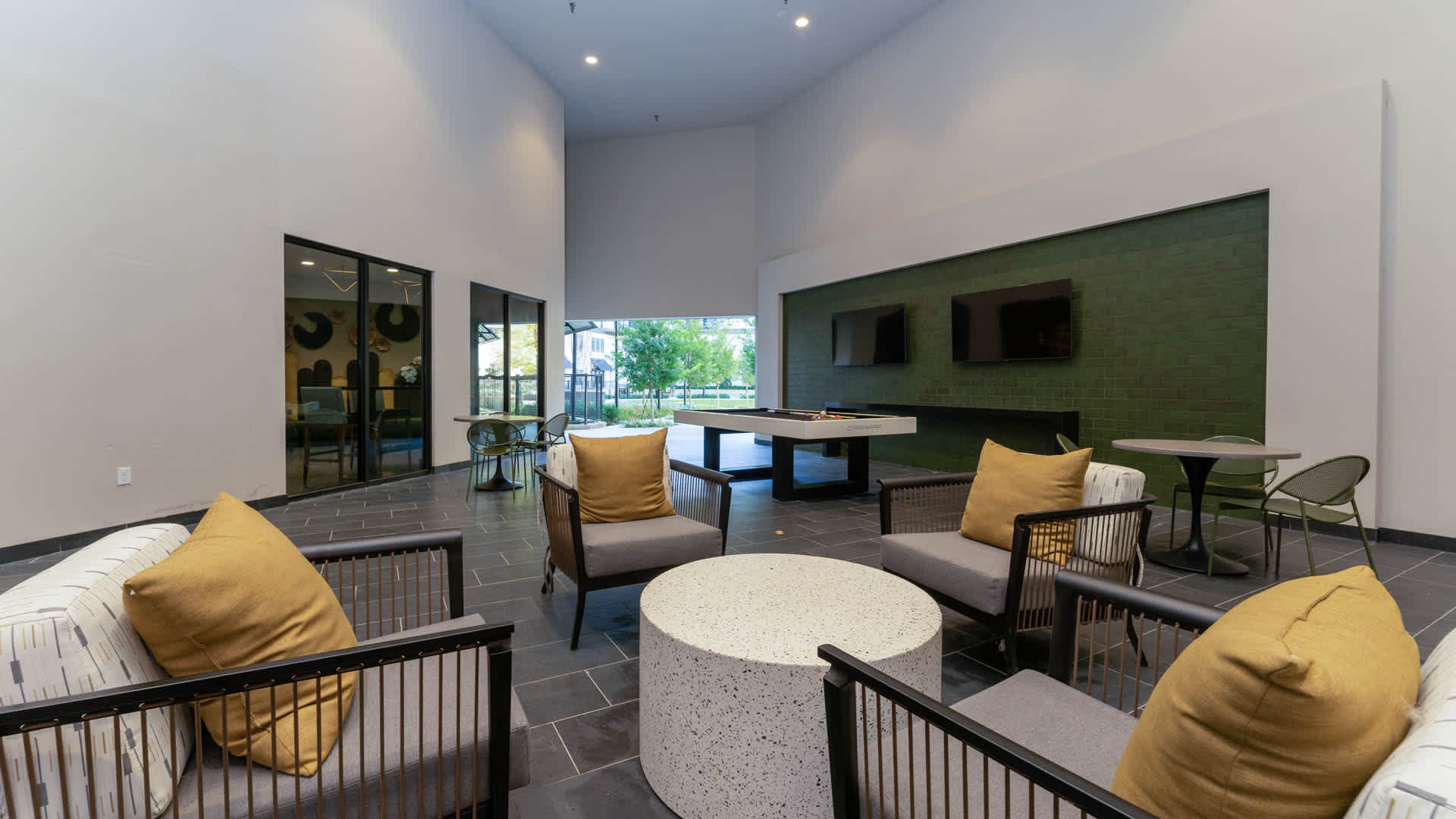 Olivian at the Realm Image 66