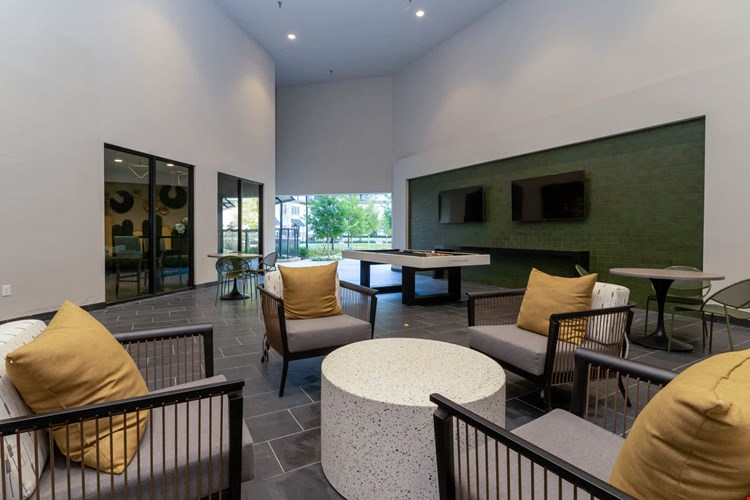 Olivian at the Realm Image 66