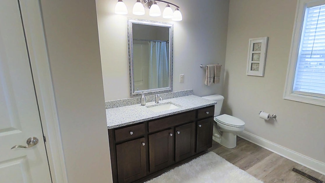 Waterford Place Apartments & Villas Image 9