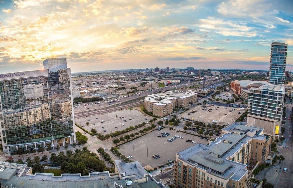 SkyHouse Dallas Image 8