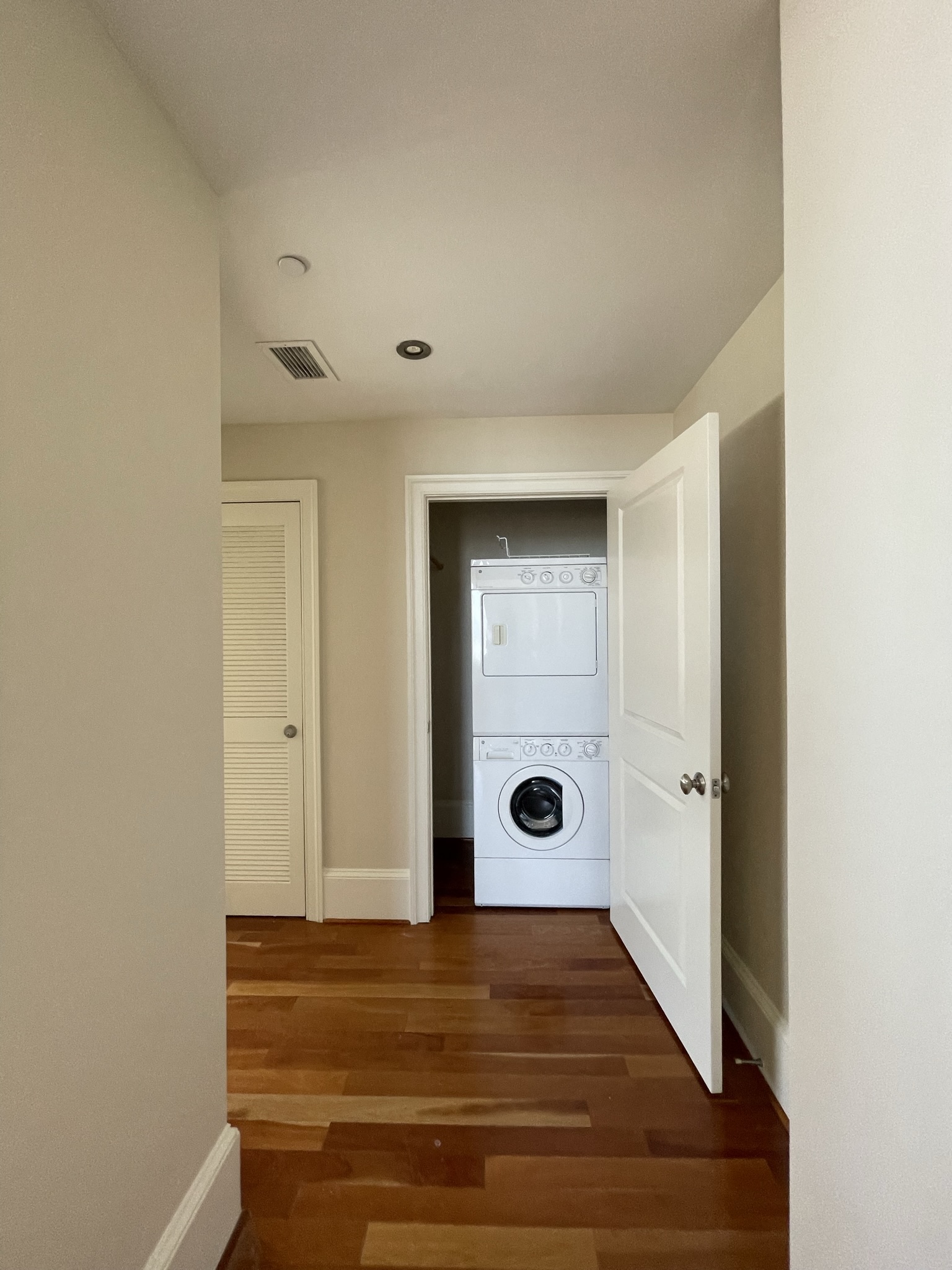 The Apartments at Charles Plaza Image 11