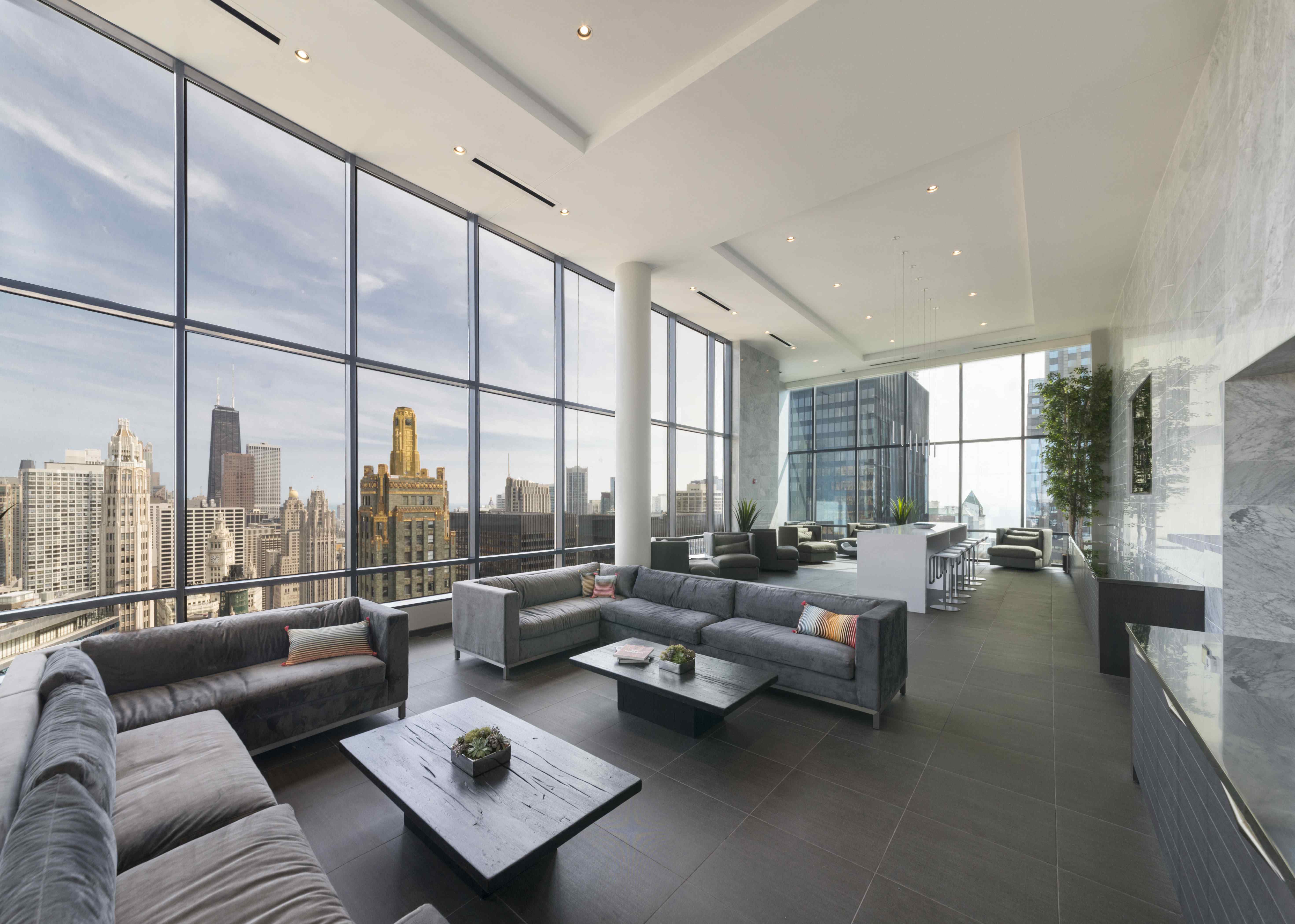 73 East Lake Image 20