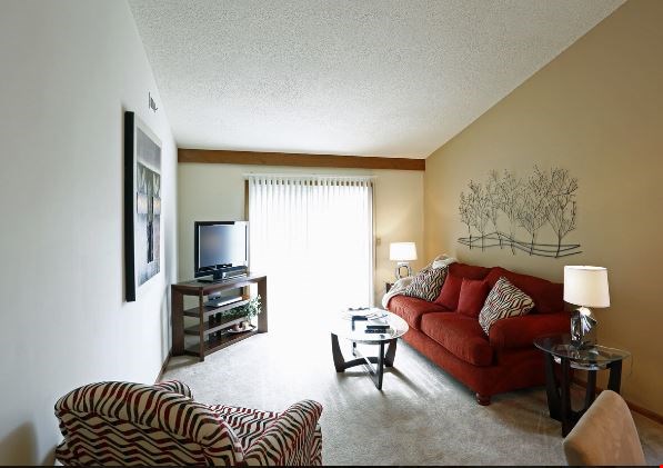 Lake Forest Apartments Image 5