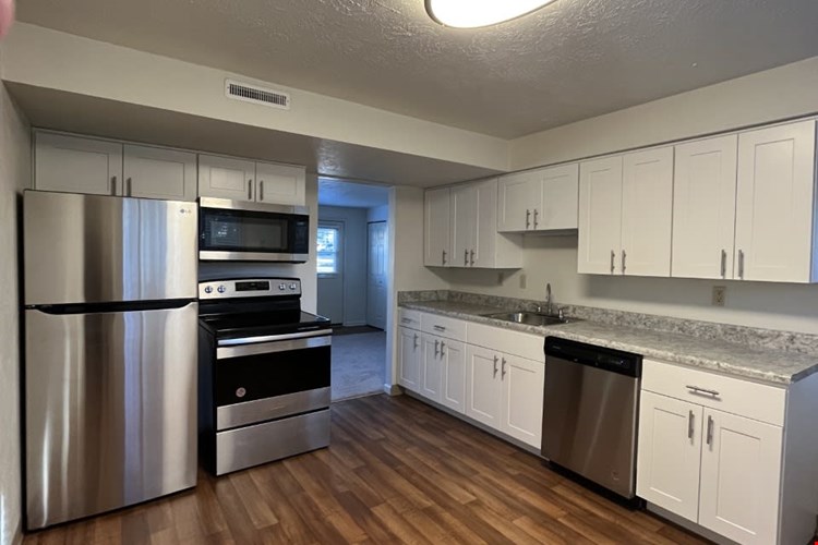 Holiday Park Apartments & Townhomes Image 13